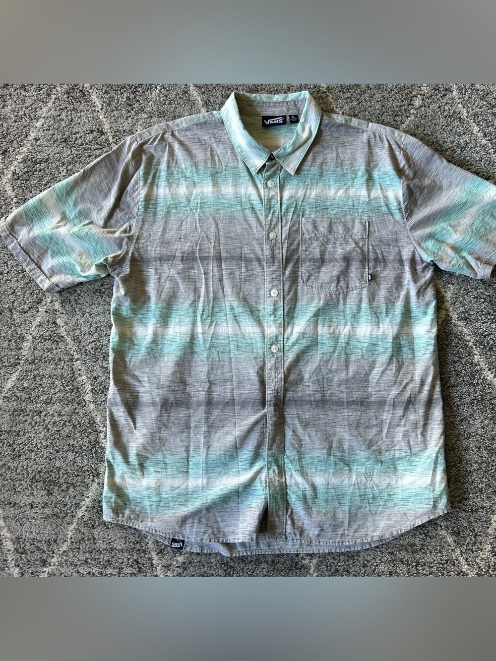 Vans Men’s Mint Green Gray Short-Sleeve Button-Down Cotton Shirt imperfection